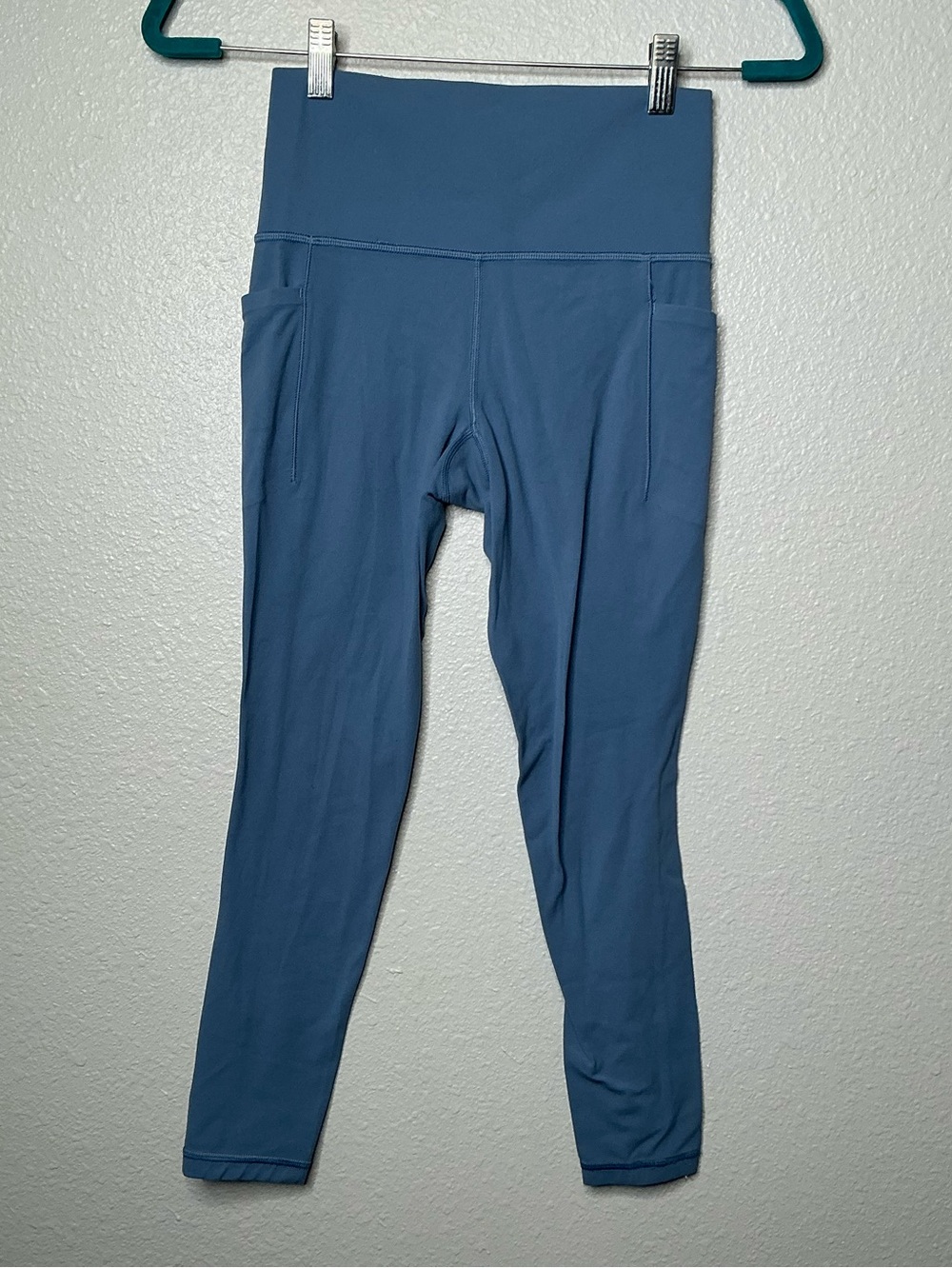 Athleta Salutation Stash Pocket II 7/8 Size XS